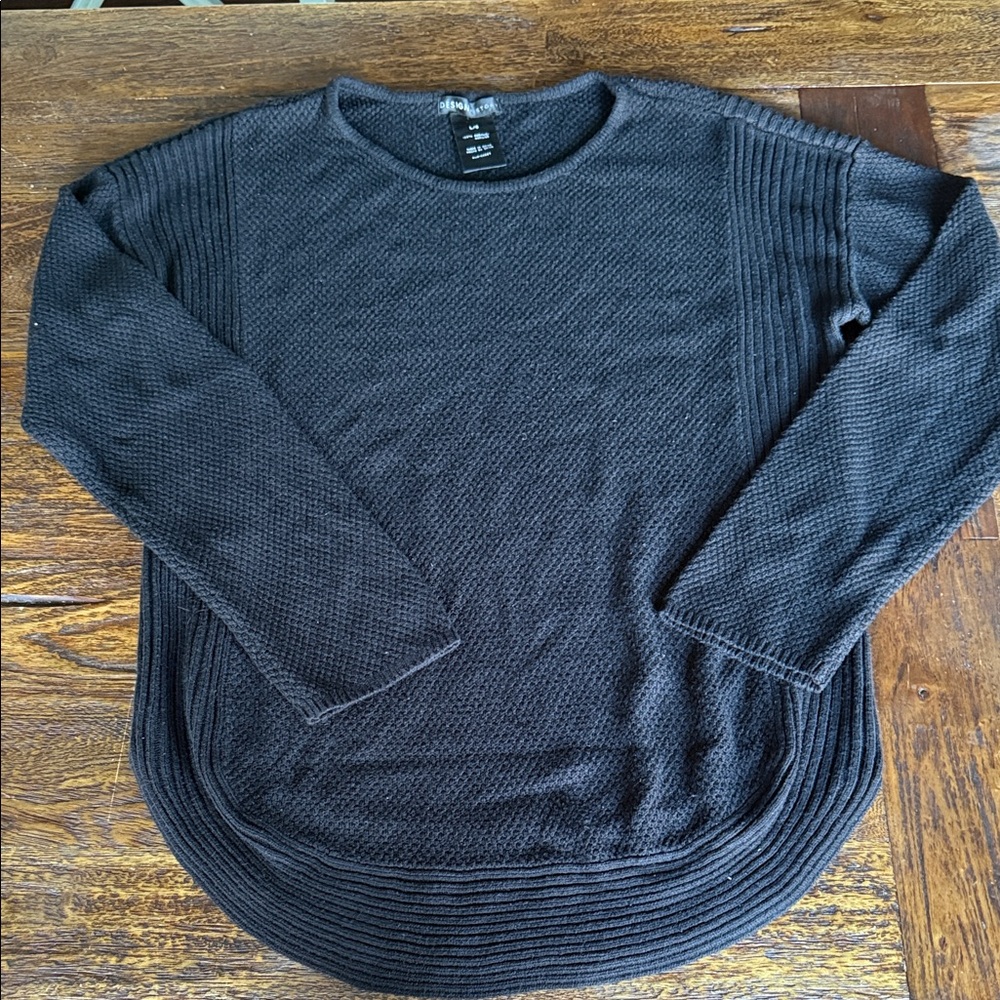 Women’s Black Long Sleeve Sweater (118)